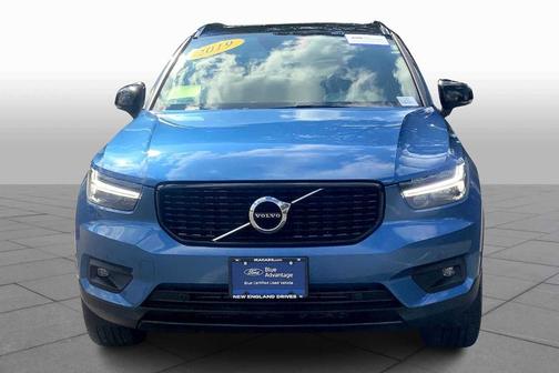 2019 Volvo XC40 T5 R-Design