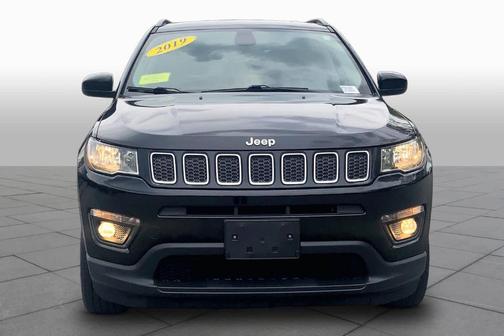 Diamond Black 2019 Jeep Compass Latitude