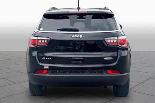 Diamond Black 2019 Jeep Compass Latitude