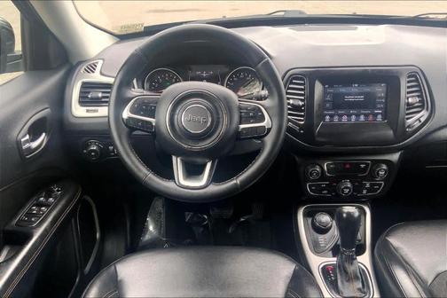 Diamond Black 2019 Jeep Compass Latitude