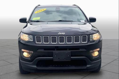 Diamond Black 2019 Jeep Compass Latitude
