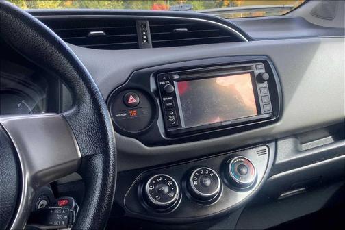 2015 Toyota Yaris LE
