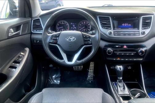 2017 Hyundai TUCSON Night