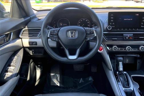 Lunar Silver Metallic 2018 Honda Accord LX