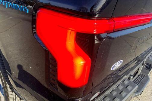 2025 Ford F-150 Lightning Platinum