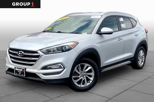 Molten Silver 2017 Hyundai TUCSON SE