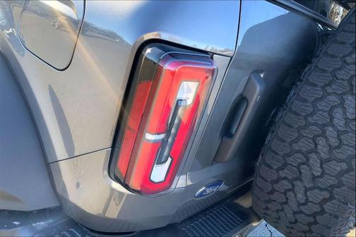 CARBONIZED GRAY METALLIC 2025 Ford Bronco Badlands