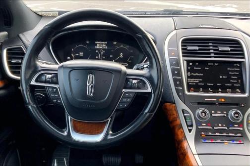 2019 Lincoln Nautilus Reserve