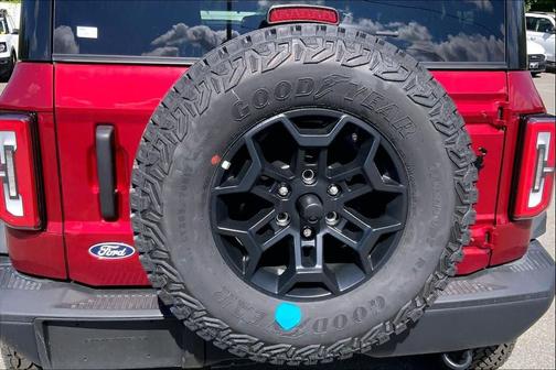 RUBY RED MET TNTD CLEARCOAT 2026 Ford Bronco Badlands