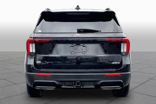 Agate Black Metallic 2025 Ford Explorer ST-Line