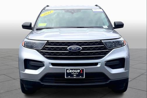 Iconic Silver Metallic 2021 Ford Explorer XLT