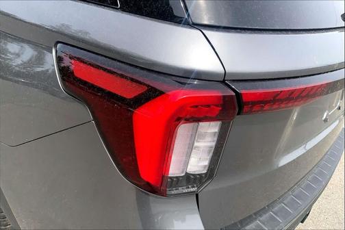 CARBONIZED GRAY METALLIC 2026 Ford Explorer ST-Line