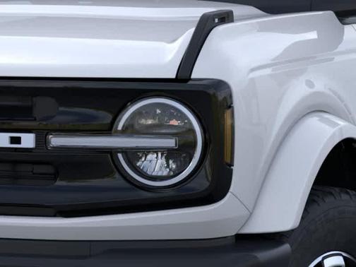 OXFORD WHITE 2026 Ford Bronco Outer Banks