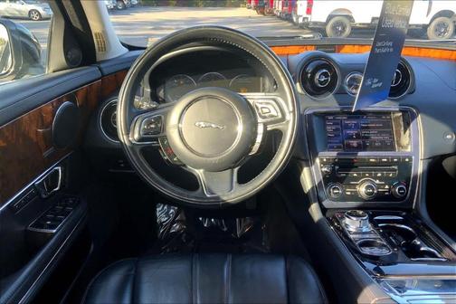 2014 Jaguar XJ Base