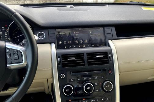 2017 Land Rover Discovery Sport HSE LUX