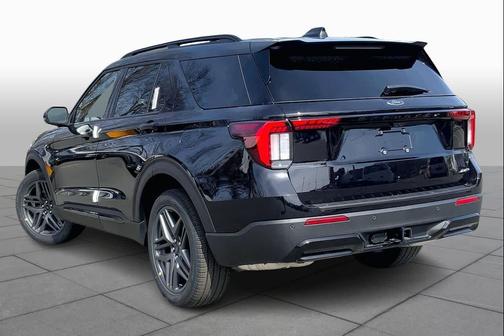 AGATE BLACK METALLIC 2026 Ford Explorer ST-Line