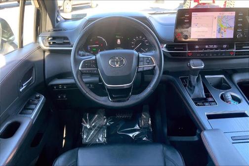 2022 Toyota Sienna XSE 7 Passenger