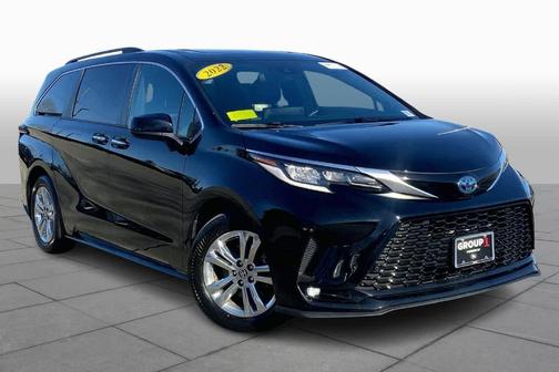2022 Toyota Sienna XSE 7 Passenger