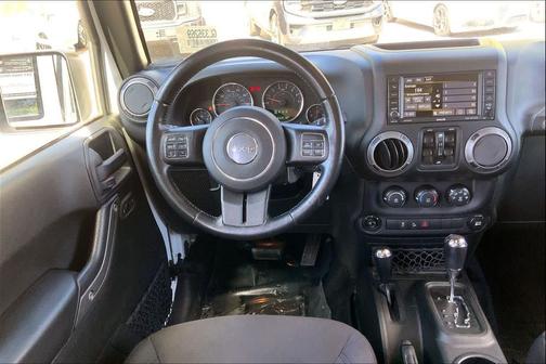 Bright White Clearcoat 2016 Jeep Wrangler Unlimited Sport