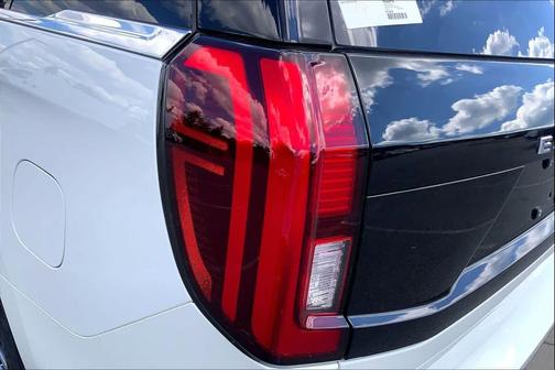 Star White Metallic Tri-Coat 2026 Ford Expedition Active