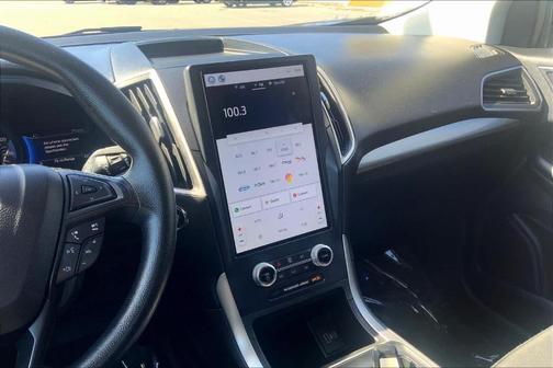 2022 Ford Edge SE