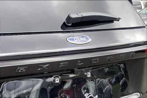 AGATE BLACK METALLIC 2026 Ford Explorer ST-Line