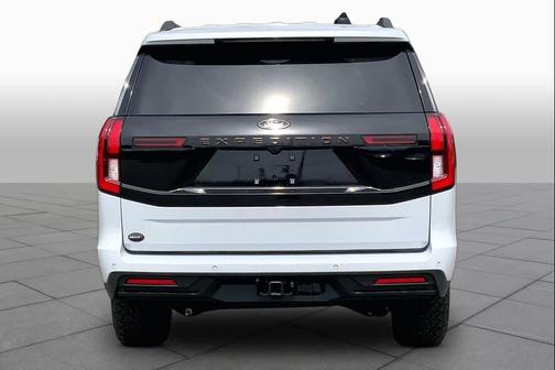 SPACE SILVER METALLIC 2026 Ford Expedition Tremor
