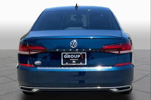 Tourmaline Blue Metallic 2022 Volkswagen Passat 2.0T SE