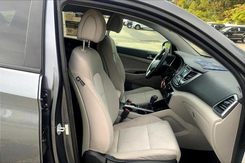 2018 Hyundai TUCSON SE