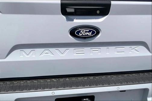 SPACE WHITE METALLIC 2026 Ford Maverick Lobo
