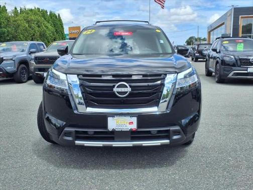 2024 Nissan Pathfinder SL 4WD