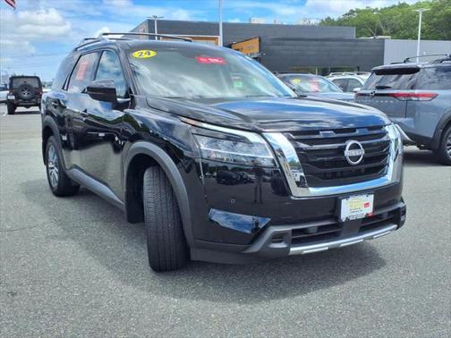 2024 Nissan Pathfinder SL 4WD