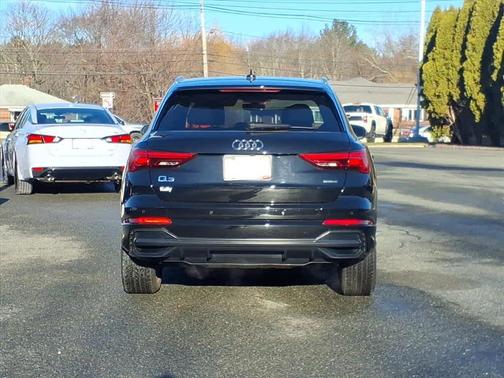 2022 Audi Q3 45 S line Premium