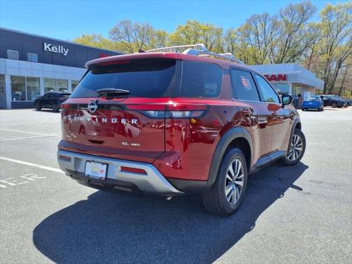 2023 Nissan Pathfinder SL 4WD