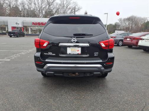 2018 Nissan Pathfinder SV