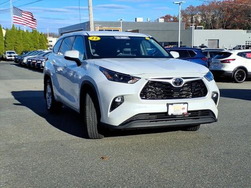 2022 Toyota Highlander LE
