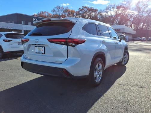 2022 Toyota Highlander LE