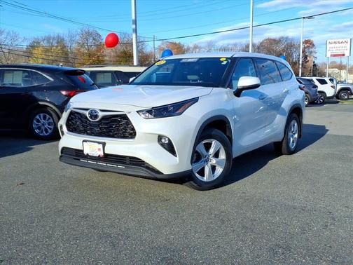 2022 Toyota Highlander LE
