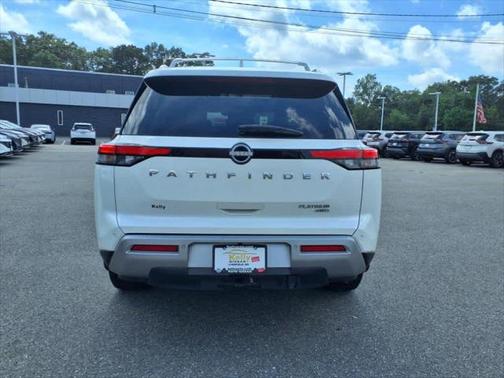 2023 Nissan Pathfinder Platinum 4WD