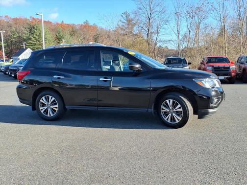 2019 Nissan Pathfinder S