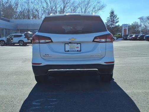 Iridescent Pearl Tricoat 2023 Chevrolet Equinox Premier w/1LZ