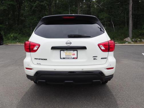2018 Nissan Pathfinder SL