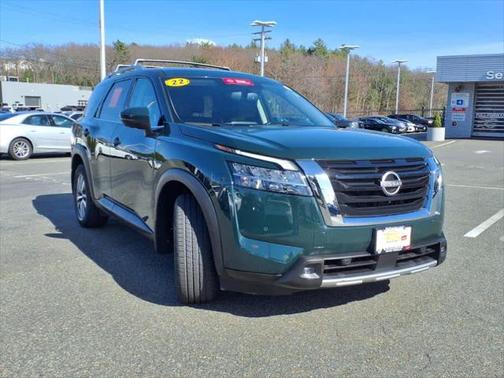 2022 Nissan Pathfinder SL 4WD
