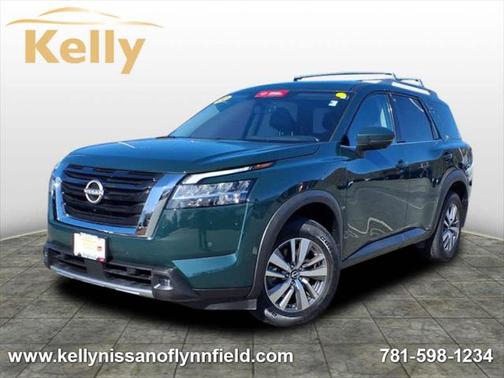 2022 Nissan Pathfinder SL 4WD