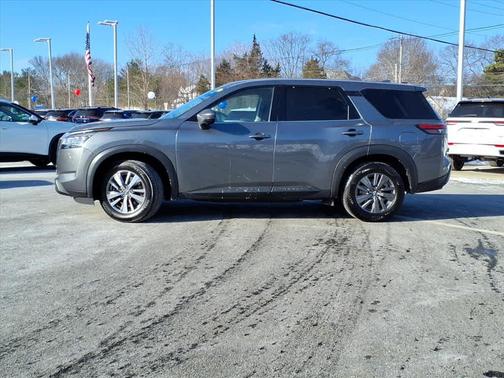 2022 Nissan Pathfinder S 4WD