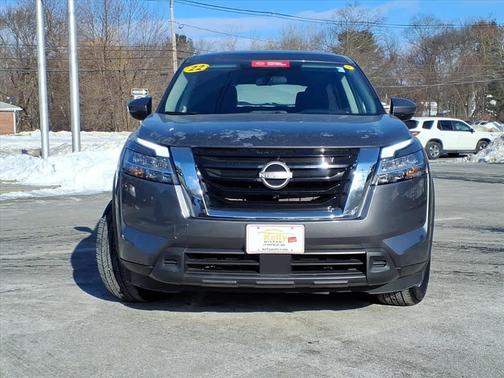 2022 Nissan Pathfinder S 4WD