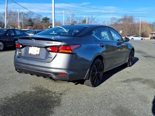 2022 Nissan Altima SR Intelligent AWD