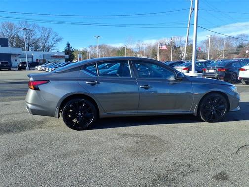 2022 Nissan Altima SR Intelligent AWD