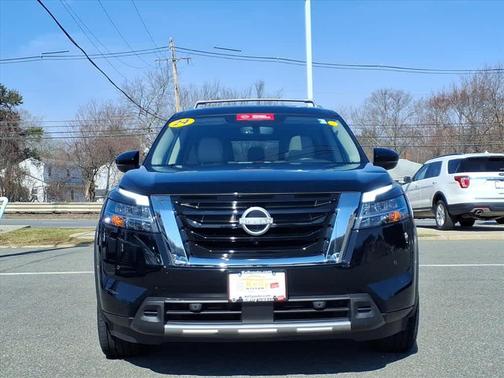 2024 Nissan Pathfinder SL 4WD