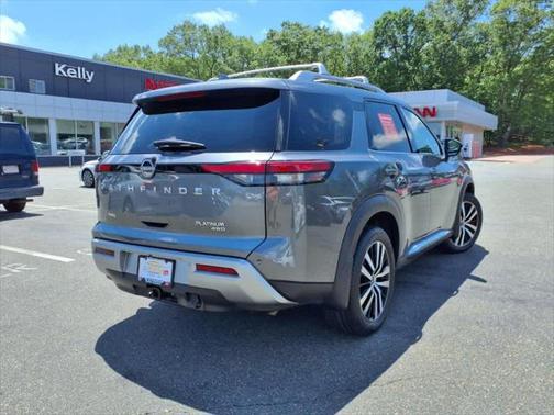 2024 Nissan Pathfinder Platinum 4WD